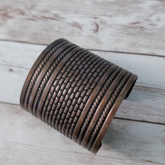 Vintage Cuff Bracelet - Wide Cuff Bracelet Brown - Mark On One Side - Picture 4 of 10